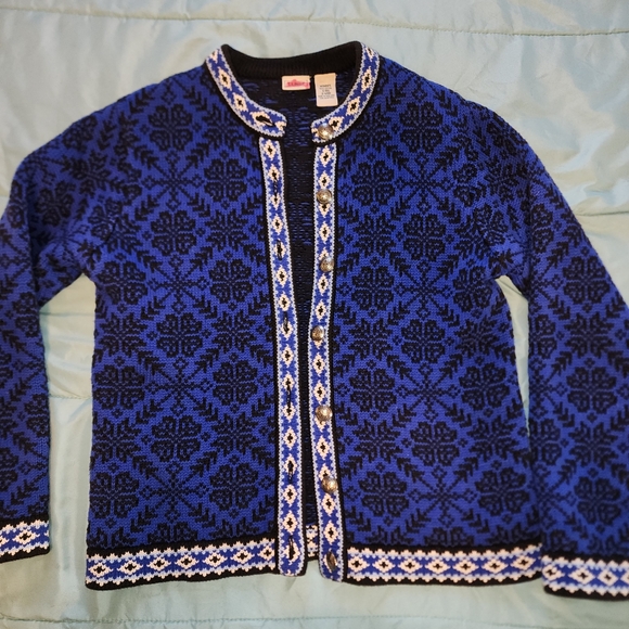 L.L. Bean EUC Blue and Black snowflake Nordic Cardigan S - Picture 1 of 6